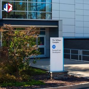 Painted Stainless Steel Directional Wayfinding Signs DC12V Illuminated Outdoor