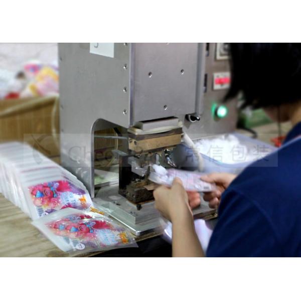 2400W 220V Semi Automatic Stand Up Pouch Sealing Machine , Sealing Speed 60pcs / Minute