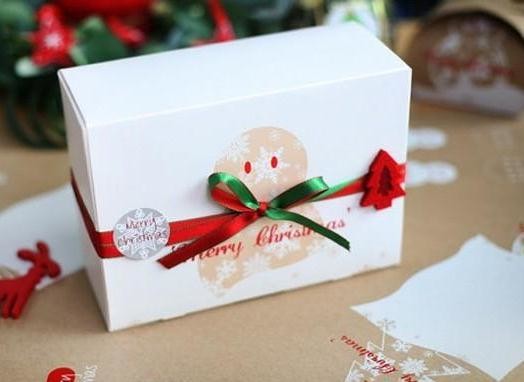 Buy Customized Paper Small Christmas Gift Boxes / Xmas Wrapping Boxes at wholesale prices