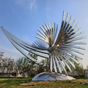 Decorative Abstract Stainless Steel Sculpture Exceptional Durability For Outside