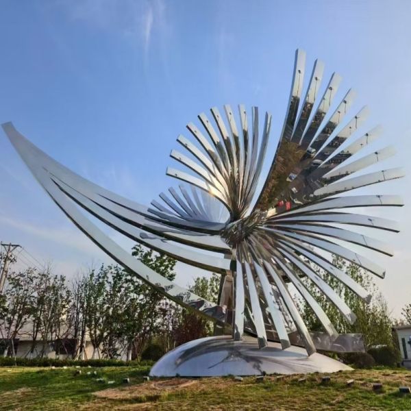 Decorative Abstract Stainless Steel Sculpture Exceptional Durability For Outside
