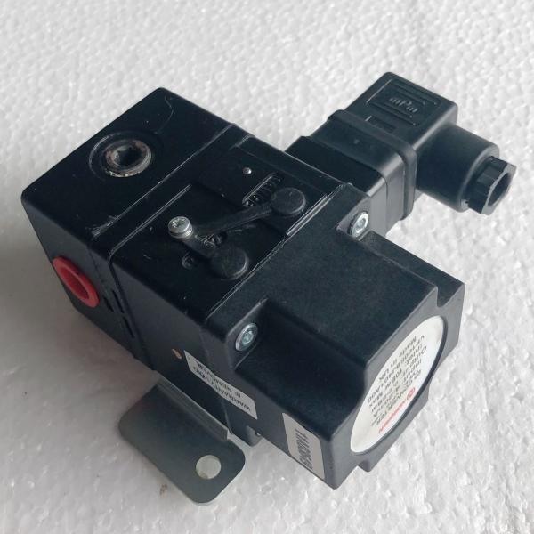 Buy 1/4" BSP Proportional Directional Control Valve Hydraulic VP1008BJ401A00 at wholesale prices
