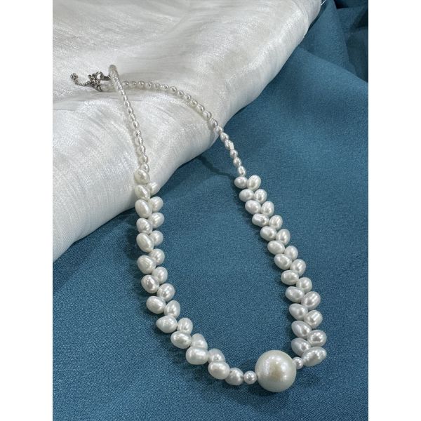 Refined necklace created to complement various fashion styles ideal for businesses targeting discerning fashion consumers