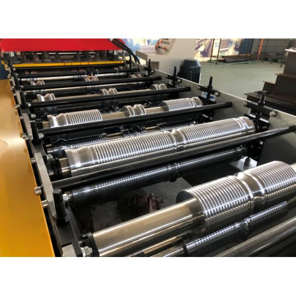 Rollers of the step tile machine