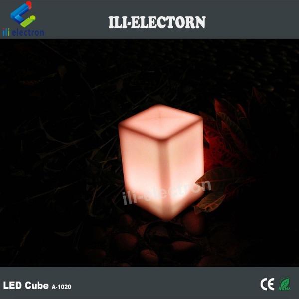 PE plastic illuminated small cube shape table lamp