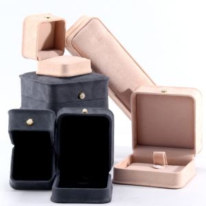 Custom Luxury Jewelry Packaging Box for Velvet Bracelet Earrings Necklace Pearl