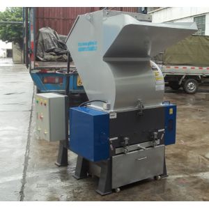 mini plastic crusher/plastic bottle chips recycling machine/screen material