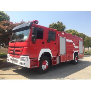 Sinotruk 8000L Water Foam Fire Truck With Double Cabin Multifunctional