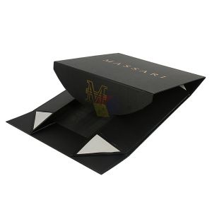 Magnetic Folding Apparel Packaging Box Rigid Cardboard Hoodie Packaging Box