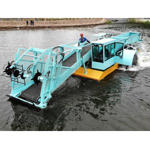 8 Cubic Capacity Small Lake Weed Harvester Used To Collect And Clean River Water