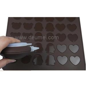 Hot Selling Food Grade Cute Pattern 30-Capacity Cartoon Silicone Macarons Baking