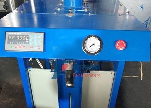 Buy Durable Cement Bag Packing Machine , Automatic Weighing And Packing Machine at wholesale prices