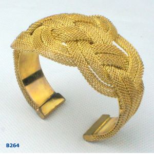 Elegant OEM / ODM metal bangles with gold plated