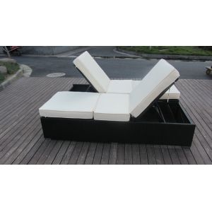 Hand-Woven Rattan Sun Lounger , Outdoor Garden Lounge Chair