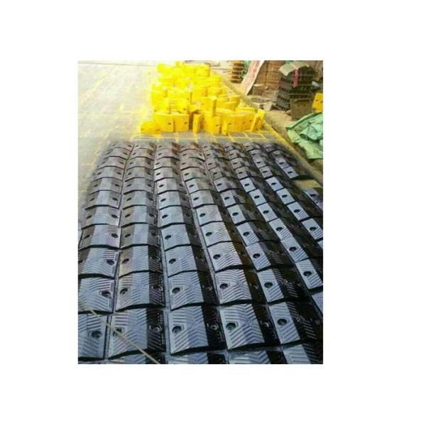 Rhombus Pattern Over 30 Tons Cast Steel Driveway Speed Bumps