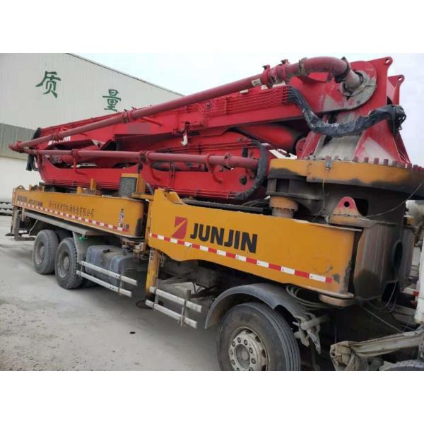 Red 2011 Junjin 52m on Benz. Euro III Used Concrete Pump Vibrating Amplitude 2.6mm