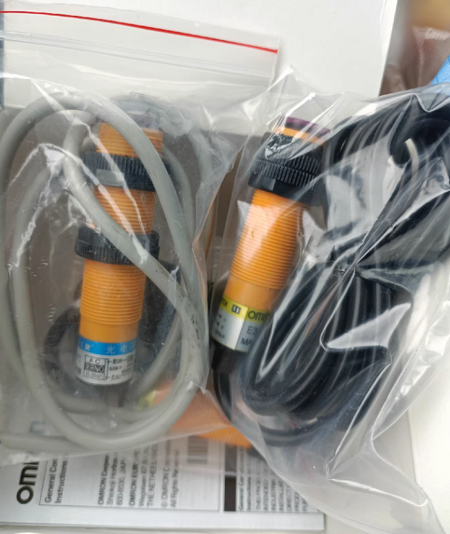 Omron E3F-DS30Y1 90-250VAC 2M Cylindrical M18 Diffuse Photoelectric Sensor IP67