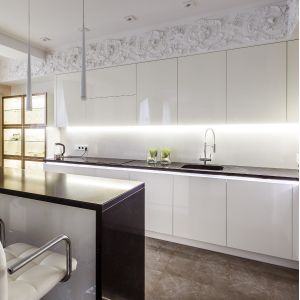 Customized Simple White Lacquer High Gloss Kitchen Cabinet Modern Furniture