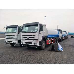 Euro II Emission Street Water Spray Truck , 6x4 Sprinkler Water Tank Truck