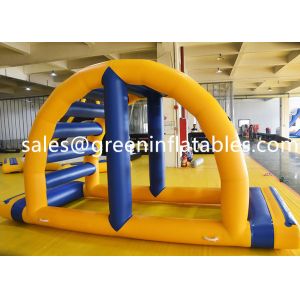 Aqua Big Large Scale Inflatable Entertainment Facilities Splashing Castle