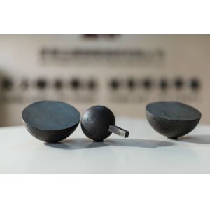 China SAG and AG Ball milling media ,  forged steel grinding ball WITH 50-55HRC Hardness on sale