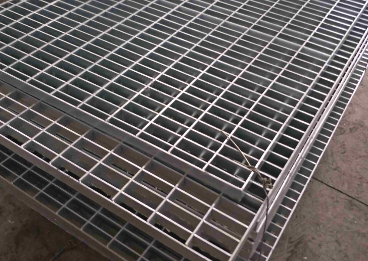 Heavy Duty Hot Dip Galvanised Steel Grating For Driveway / Walkways 45*5mm