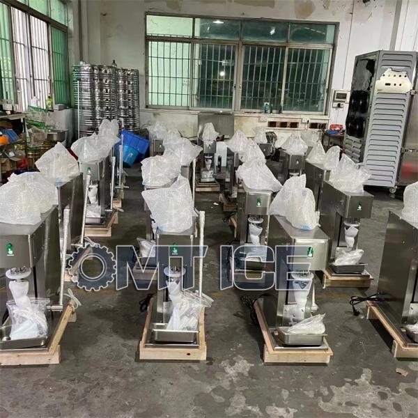 Convenient Ice Cream Blender Machine Smooth Operation Frozen Yogurt Mixing Machine