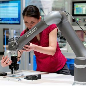 Robot Arm 6 Axis OMRON TM14M Cobot Payload 14kg With Visual Camera For Handling