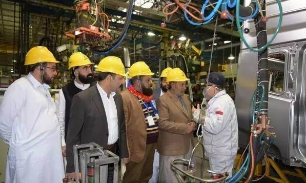 Sinotruk Howo Spray Gun Car Liquid Tanker Truck , Fire Sprinkler 20cbm