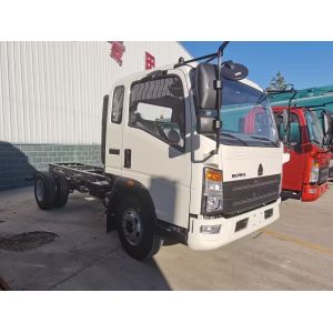 Quality HOWO Small Goods Transporting Light Duty Trucks Two Sits Single Berth With A / C Chassis LHD for sale