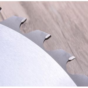 KM T.C.T Ripping saw blade with anti-kick back design