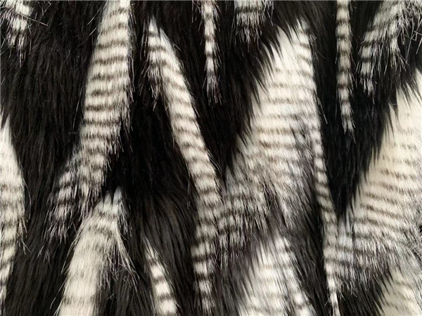 Black / White Short Ladies Faux Fur Coats Round Neckline With 3/4 Sleeve TWS014553