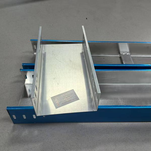 Indoor Outdoor Aluminum Ventilated Cable Tray Height 50mm-150mm For Hassle Free Cable Management