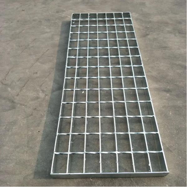 Buy High Bearing T1 Steel Grate Stair Treads 30mm Pitch at wholesale prices