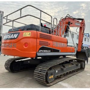 High Quality Doosan DX300LCA Excavator With Breaker Hammer Line