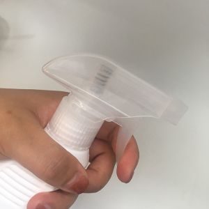 Quality 200ml Plastic Empty Misting Bottles Nozzle Squeezing Container with Customized Logo for sale