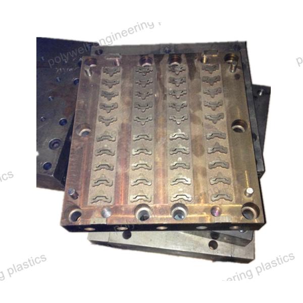 Plastic Injection Moulding Die Plastic Extrusion Mold Used To Produce Thermal Break Strips