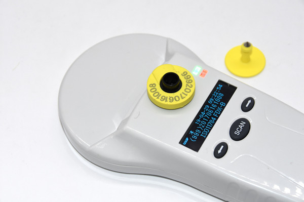 TPU Passive LF HDX Animal RFID Animal Ear Tag 134.2KHz With Buttons ISO11784/5