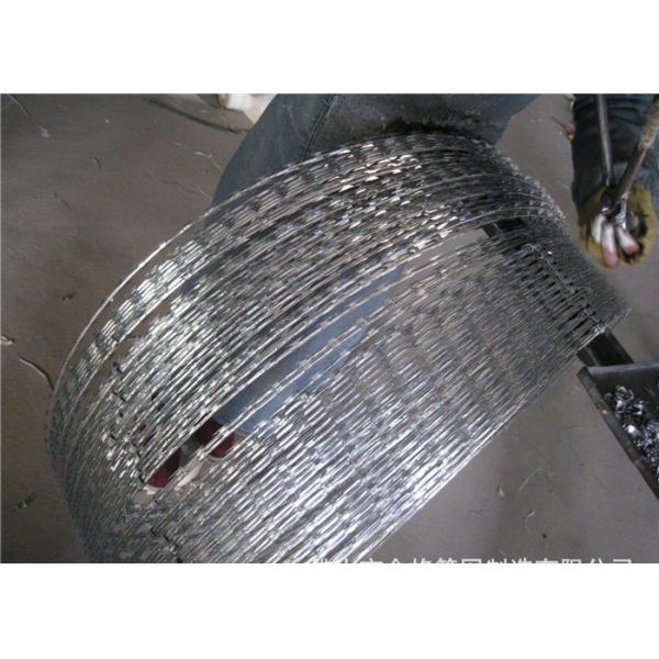 BTO-22 CBT-65 High Security Wire Fence , Prison Coiled Military Flat Barbed Wire