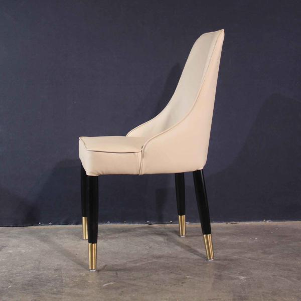 White Luxury Velvet Chair With Thick Backrest OEM Wood Frame Home Hotel