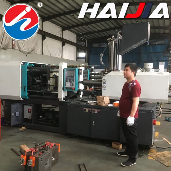 PLC With Touchscreen Interface Variable Pump Injection Molding Machine Mini
