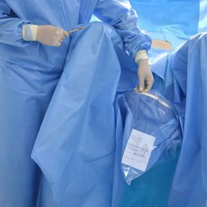 Urology Disposable Surgical Gown Comfortable Fabric Material Knit Cuff Anti -