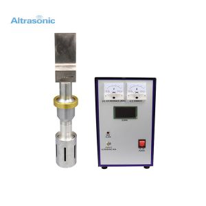 China Industrial Automatic 20khz 2kw Ultrasonic Knife Cutter on sale
