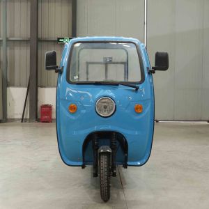 Semi-enclosed shed for electric tricycles