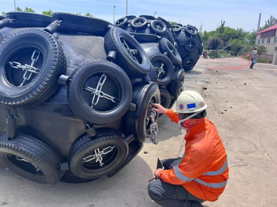 STS Yokohama Type Pneumatic Rubber Ship Bumper Fender With Chain And Tire Net