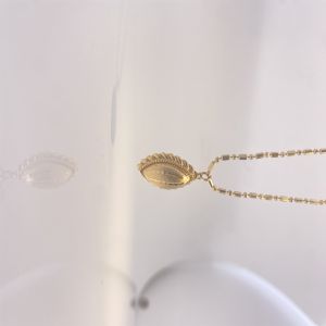 Dainty 18kt Yellow Gold Pendant Necklace