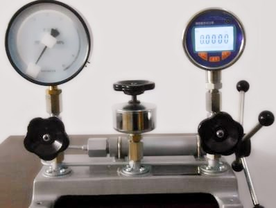 Pressure gauge validator