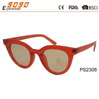 Buy Lady's fashionable plastic sunglasses with 100% UV protection lens.metal hinge,as a gift for girlfriend at wholesale prices