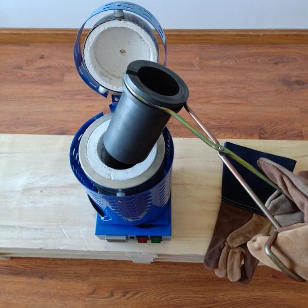 Graphite Crucible 2KG Max Temparature 1200C Mini Gold Melting Furnace