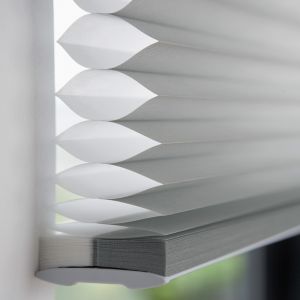 Water-Resistant Fabric Cellular Honeycomb Blinds Customized for Enhanced